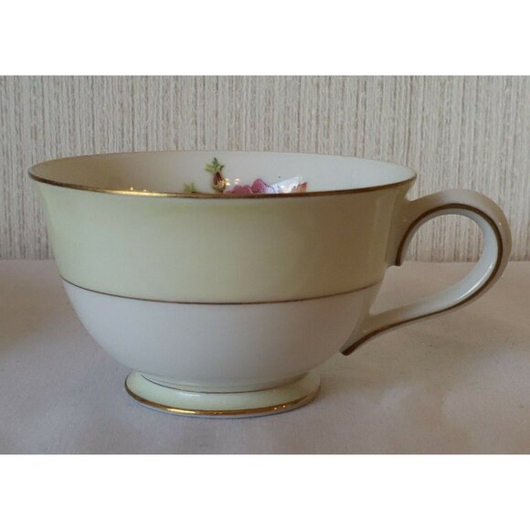 Fuji Teacup and Saucer Rosette Bone China Hand Painted Gold Trim Vintage Japan - Picture 5 of 10